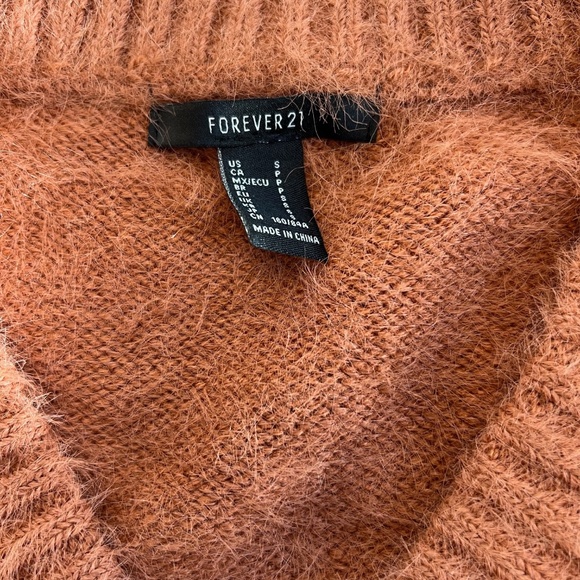 Cropped fuzzy Cardigan Sweater - Picture 4 of 6